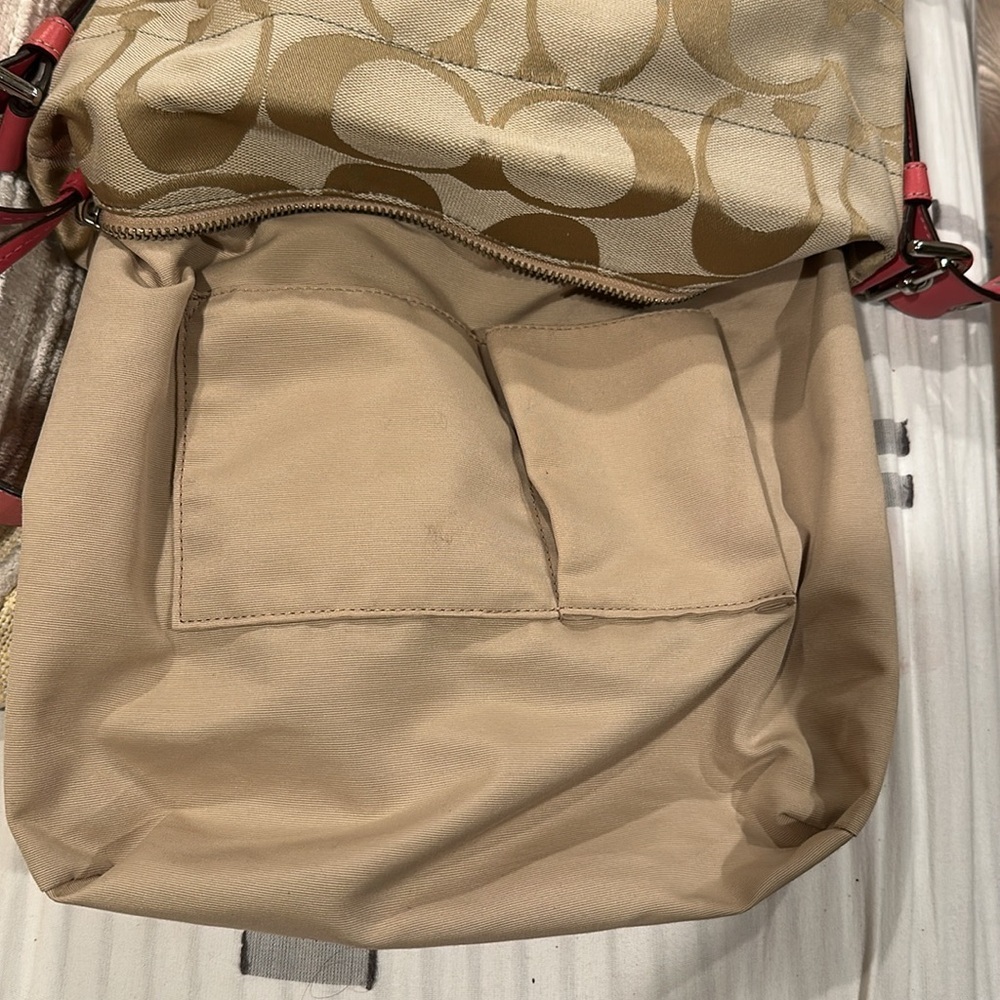 Coach One Shoulder Bag
Signature Leather Pink - Picture 6 of 16